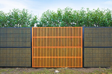 Noistop essential residencial privado malla negra y madera marron 00003