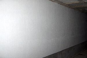 Muro impermeabilizado y tratado contra las filtraciones de agua
